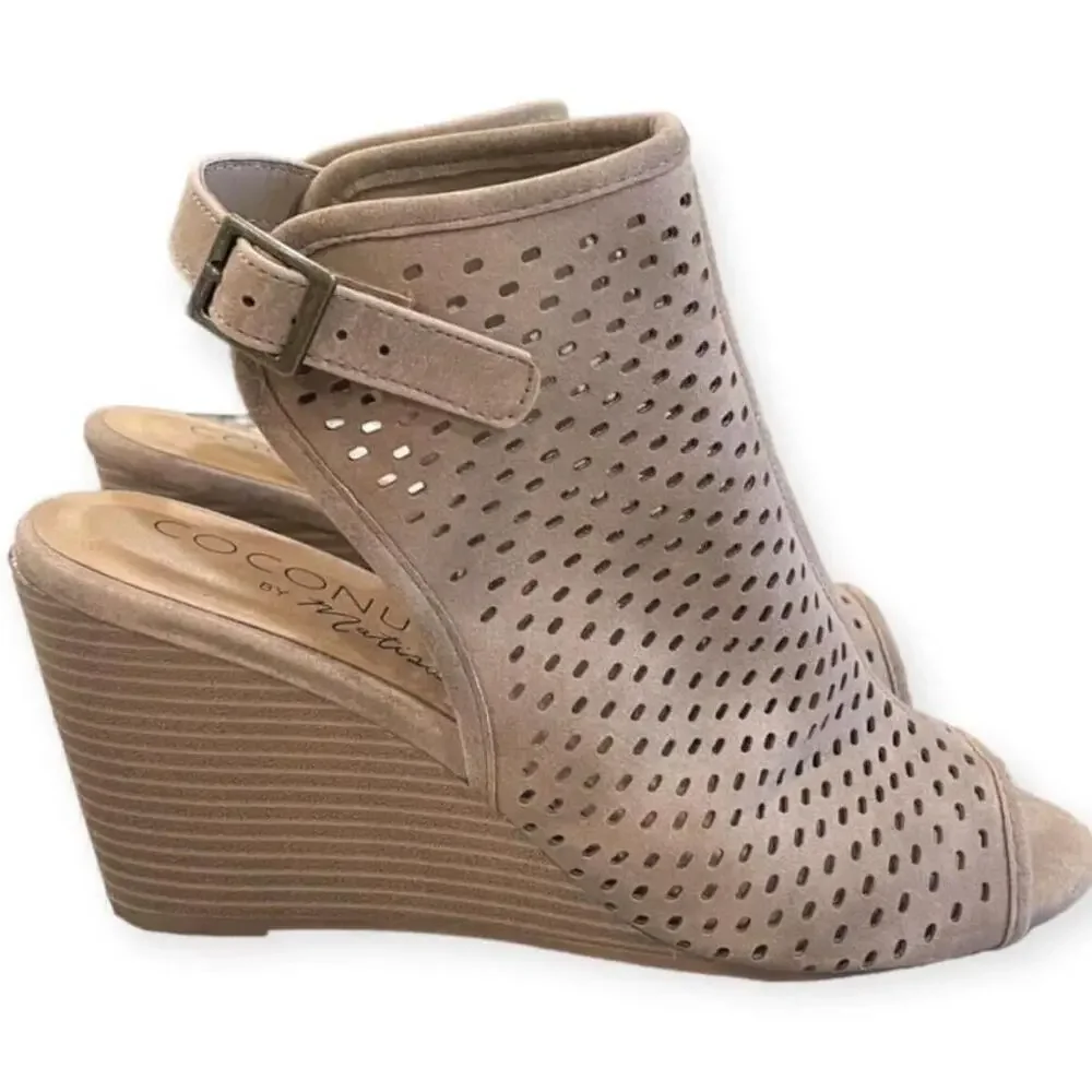 Coconuts by Matisse Womens 7.5 Sandals Perforated Peep Toe Slingback Wedge Heel